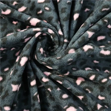 Rebrasta tkanina iz polarnega flisa z leopardjim vzorcem