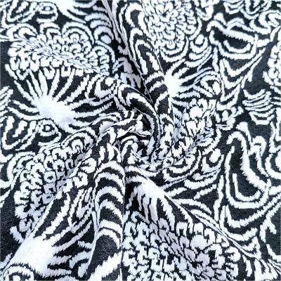 Raztegljivo pleteno žakard blago